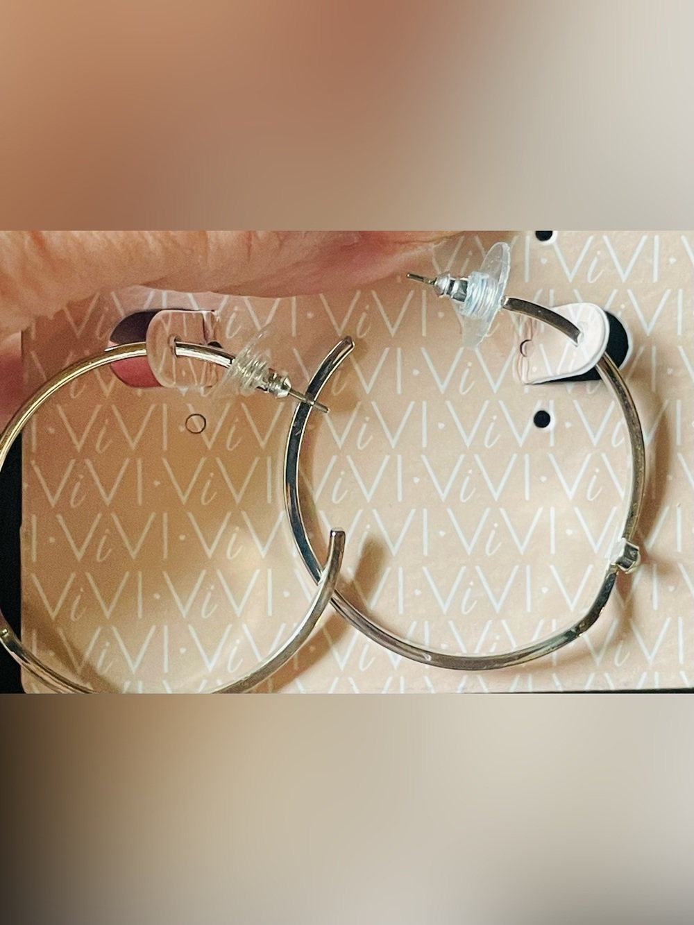 ViVi Shiny Silver Hoops with Clear Push Backs